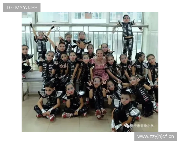 啦啦队比赛激烈角逐精彩纷呈 最终冠军队伍揭晓瞬间全场沸腾